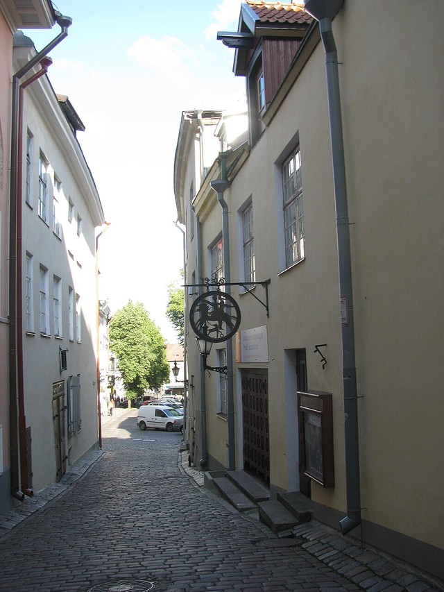 The Adamson-Eric Museum entrance on a narrow Old Town street.