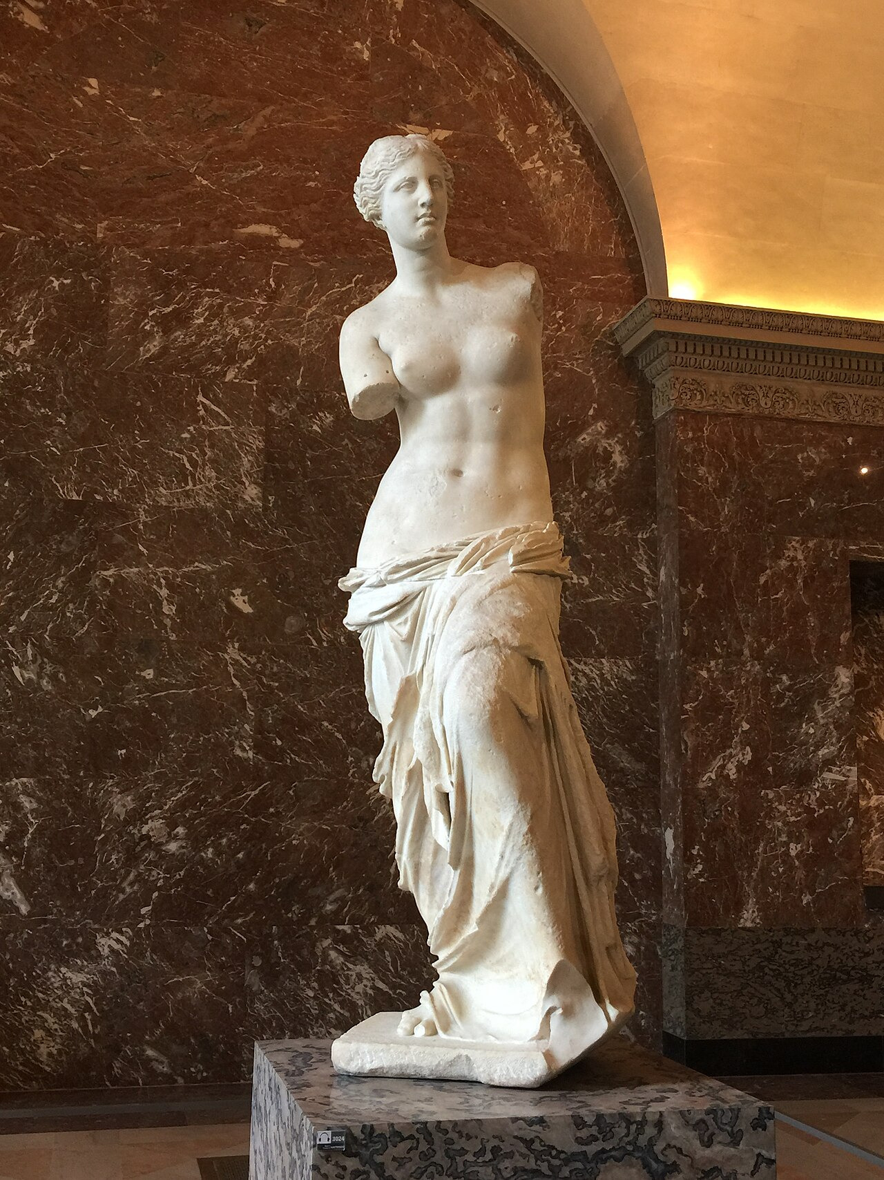 Venus de Milo by Unknown Greek sculptor