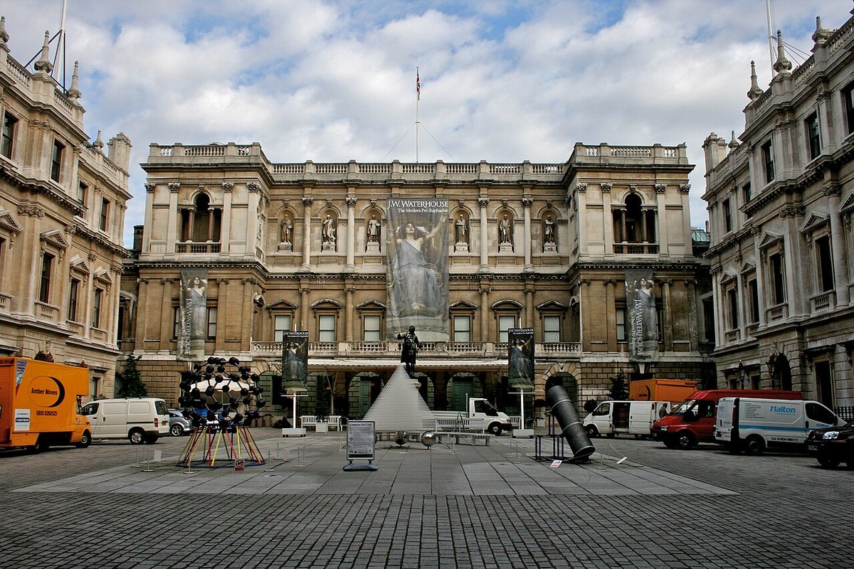 The Royal Academy’s Burlington House façade and courtyard.